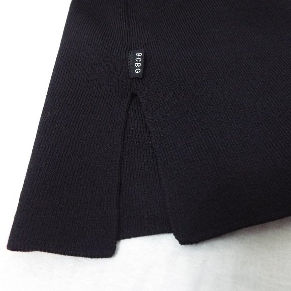 BCBGMaxAzria Black and White V-Neck Ribbed Knit Sweater Dress Size Small - Picture 5 of 10